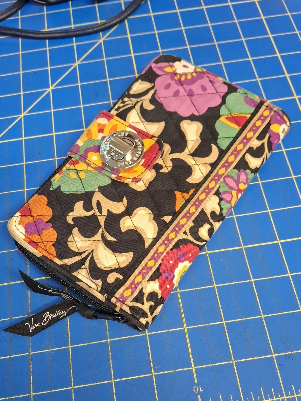 2011 Vera Bradley Suzani Quilted Floral Zip Wallet - Picture 1 of 14